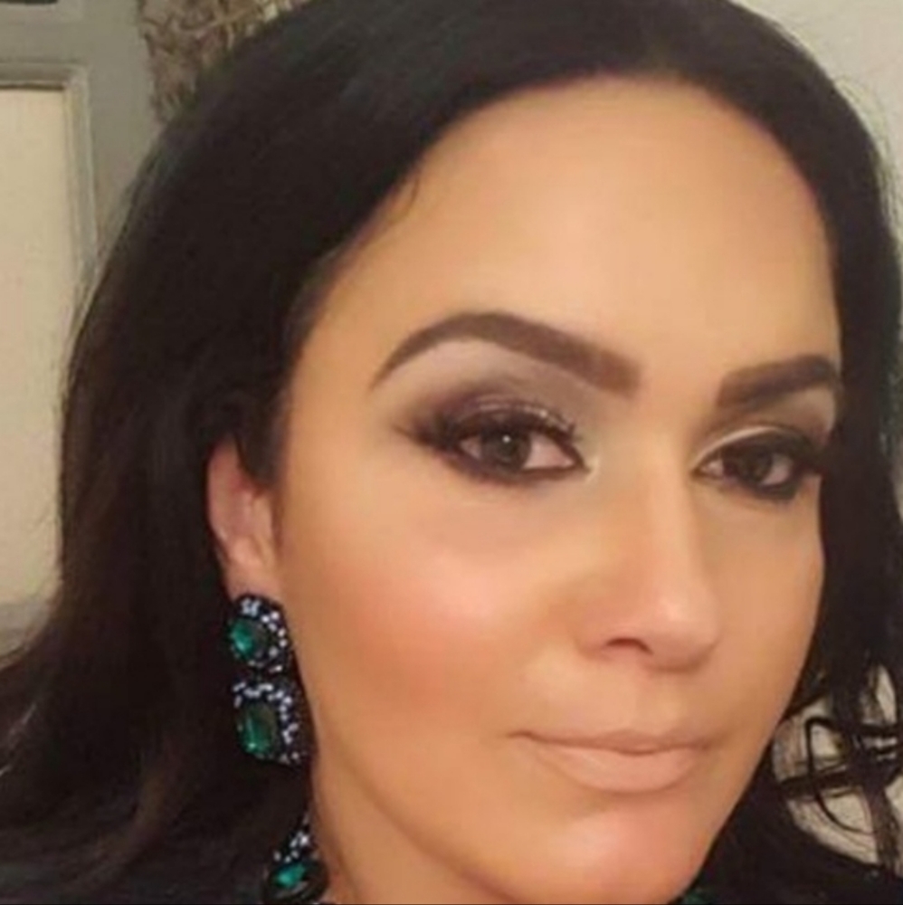 🆕️ Sophia Emerald Crystal Earrings - Picture 2 of 2
